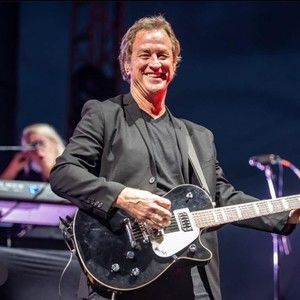 Meet your Posher, Adolpho